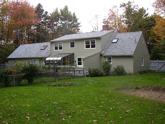 3rd image of 10 Sea Garden Cir