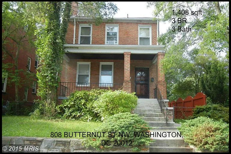 808 Butternut St NW photo 1