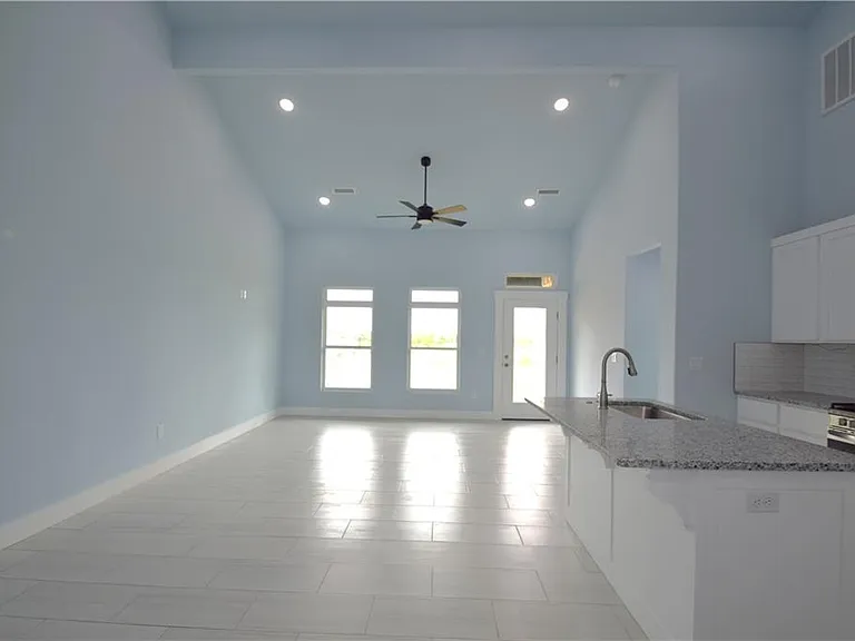 1860 Garnet Ave — Photo 3