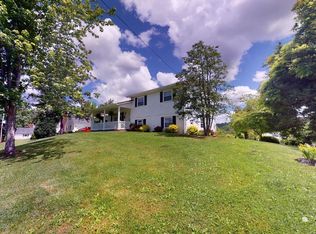 2 Lakeview Dr, Barboursville, WV 25504