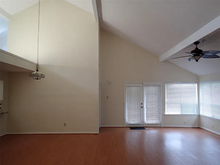 2130 Greencove Ln — Photo 3