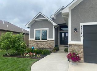 18910 Longview Rd, Spring Hill, KS 66083