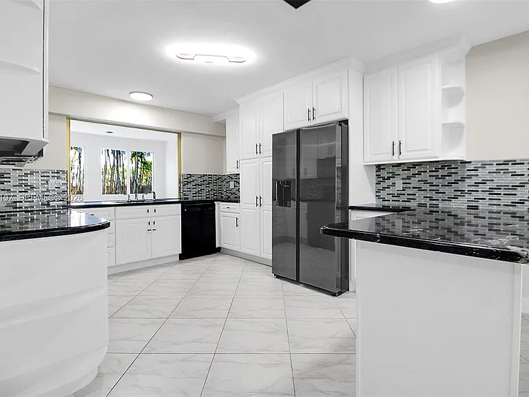 5300 Adams St — Photo 12
