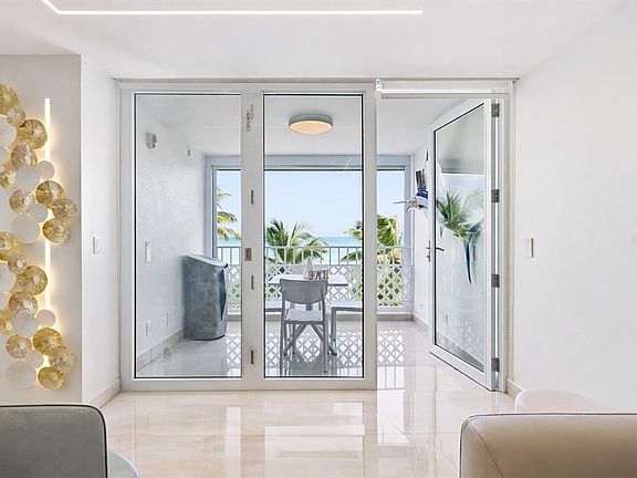 3rd image of 3409 Avenue Isla Verde #404