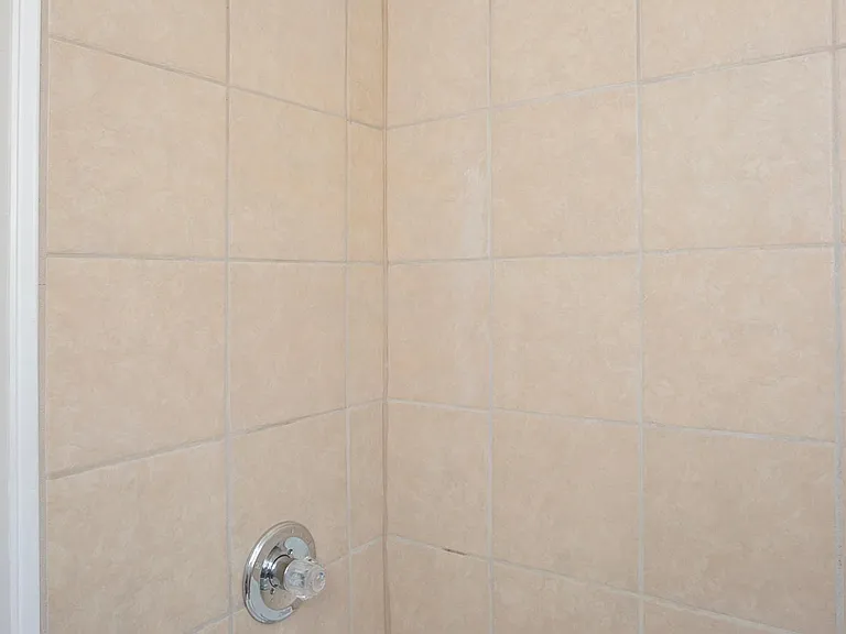 610 Ashley Ct — Photo 35