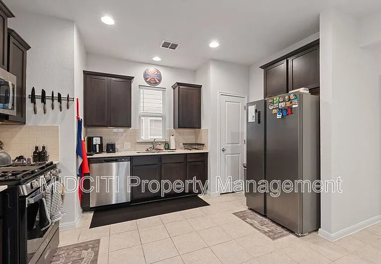 1216 Esplanade Pkwy — Photo 4