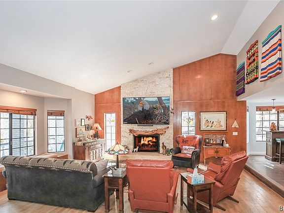 5th image of 889 Waldstrasse Way