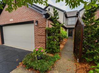 4121 Hartwick Village Pl, Louisville, KY 40241