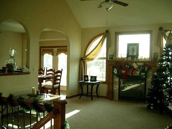 4th image of 1935 Lakeland Dr