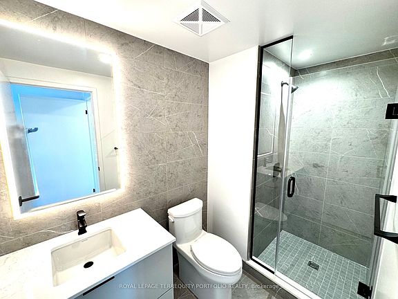5th image of 609 Sherbourne St #3102