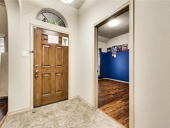 4th image of 1040 Cydnie St