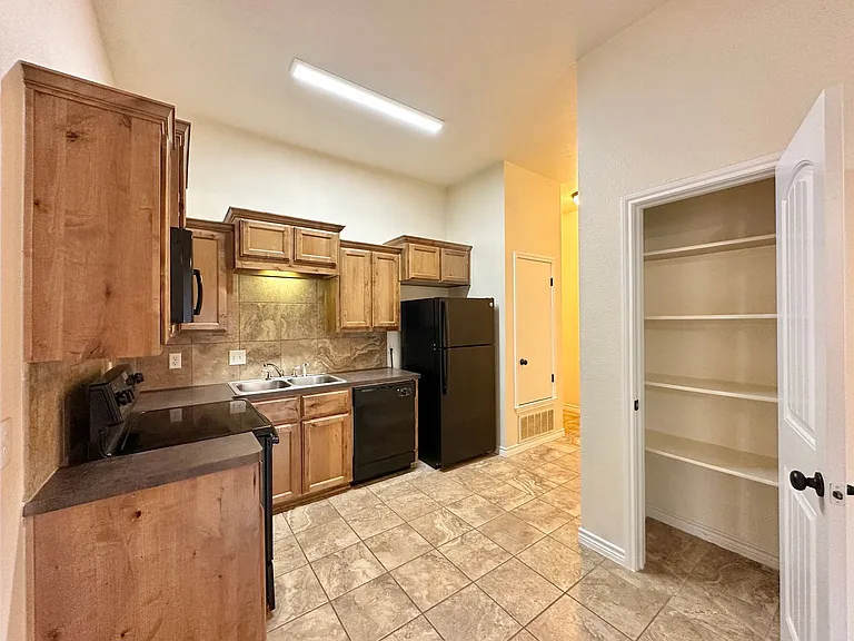 507 Sladecek Dr — Photo 11