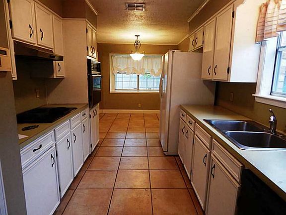 5th image of 2617 Brown St