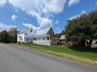 2454 W Barnet Rd, Barnet, VT 05821