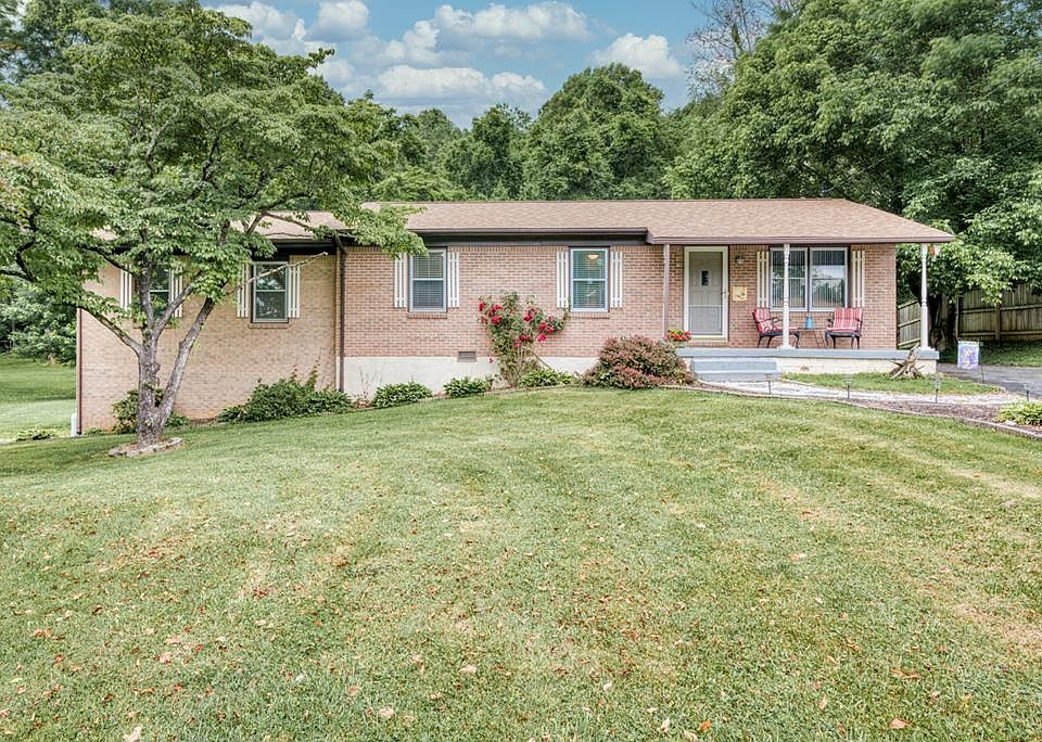 1st image of 19680 Greenbriar Dr