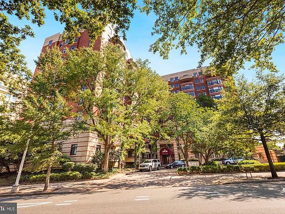 2nd image of 2400 Clarendon Blvd APT 504