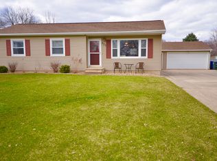 331 Crestridge Dr, Waterloo, IA 50702