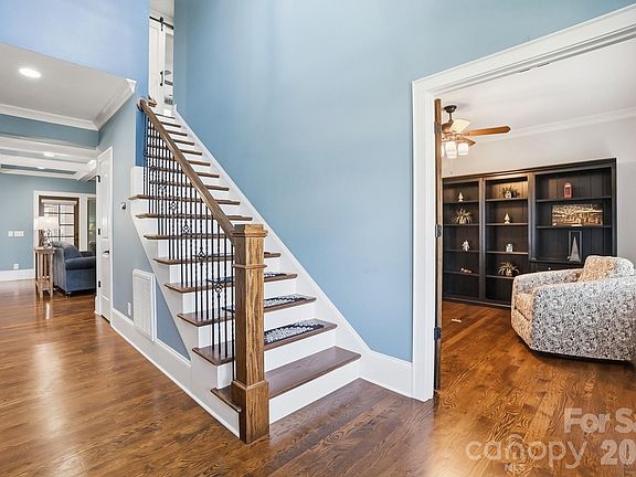 5th image of 258 Quiet Waters Rd