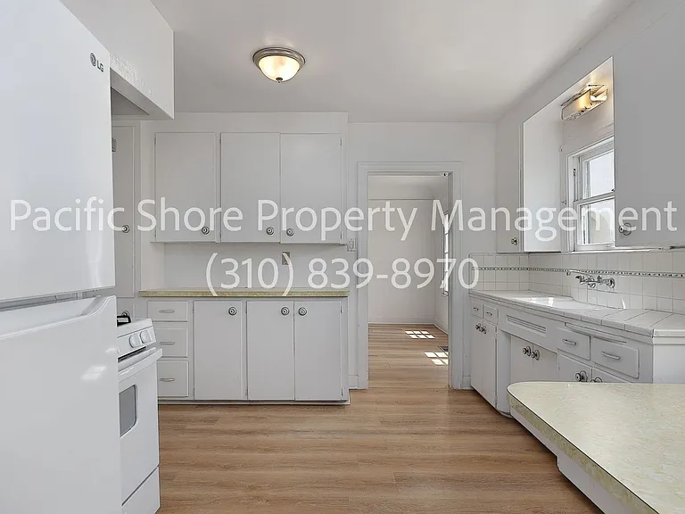 533 N. Windsor Blvd — Photo 11