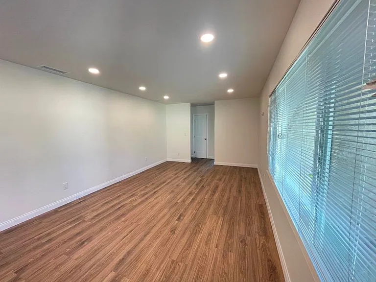 5215 Waring Rd — Photo 5