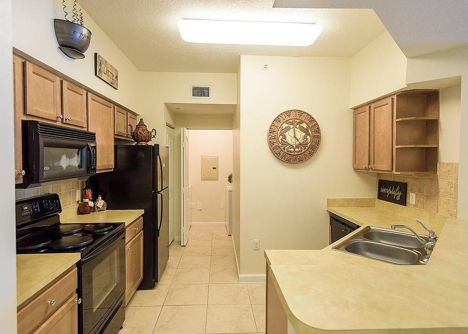 2nd image of 4103 Myrtlewood Circle E