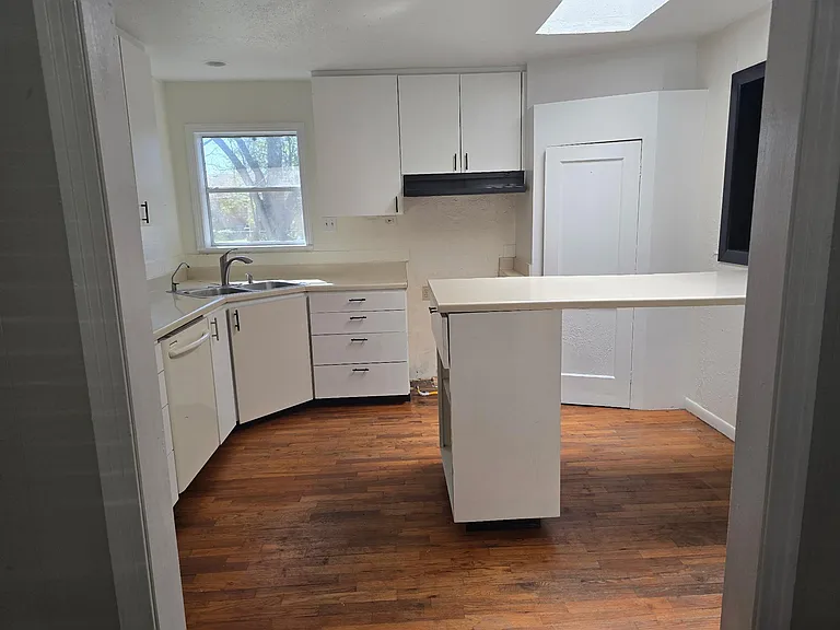 305 N 5th St — Photo 12