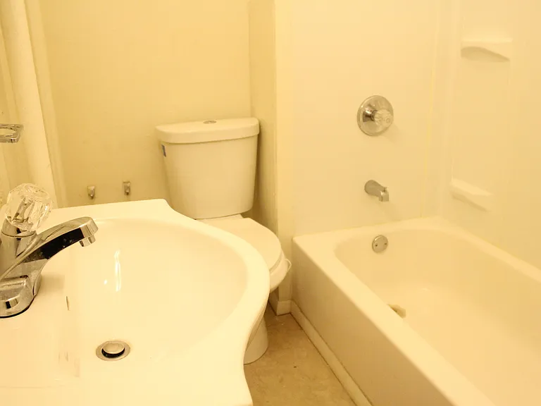 1218 Saint Paul St — Photo 9