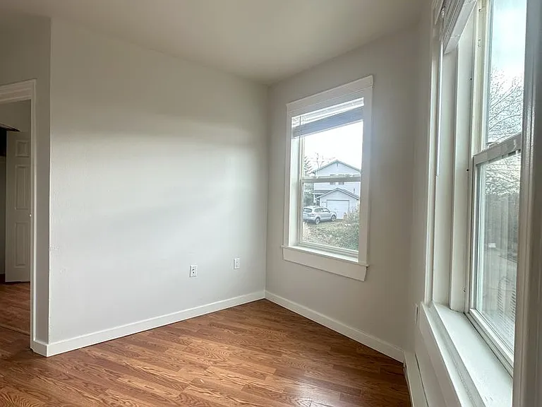 Davis Place Apartments — Photo 1