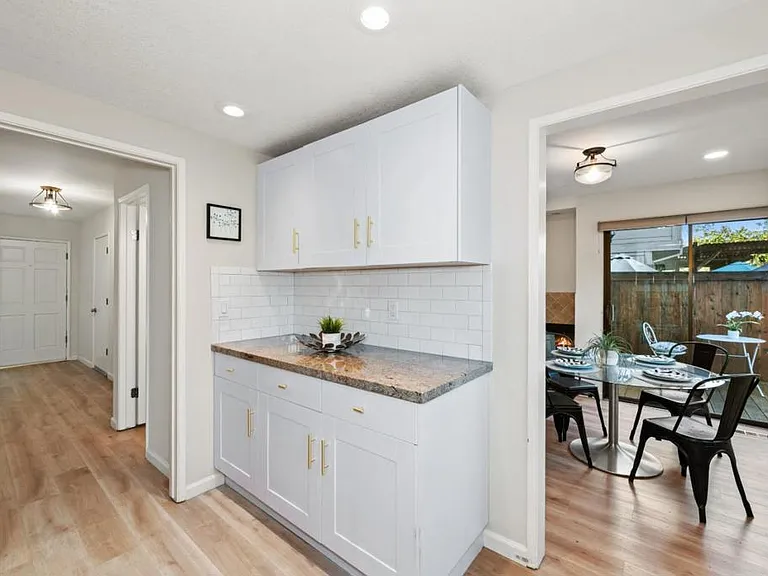 1545 Camden Village Cir — Photo 21