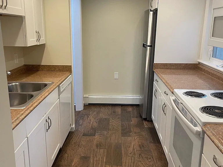 8 E Woodbound Dr #B — Photo 2
