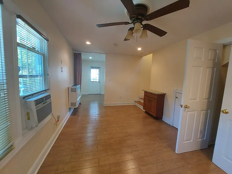 611 60th Pl — Photo 10