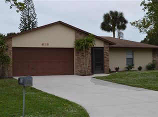 618 E Seminole Dr, Venice, FL 34293