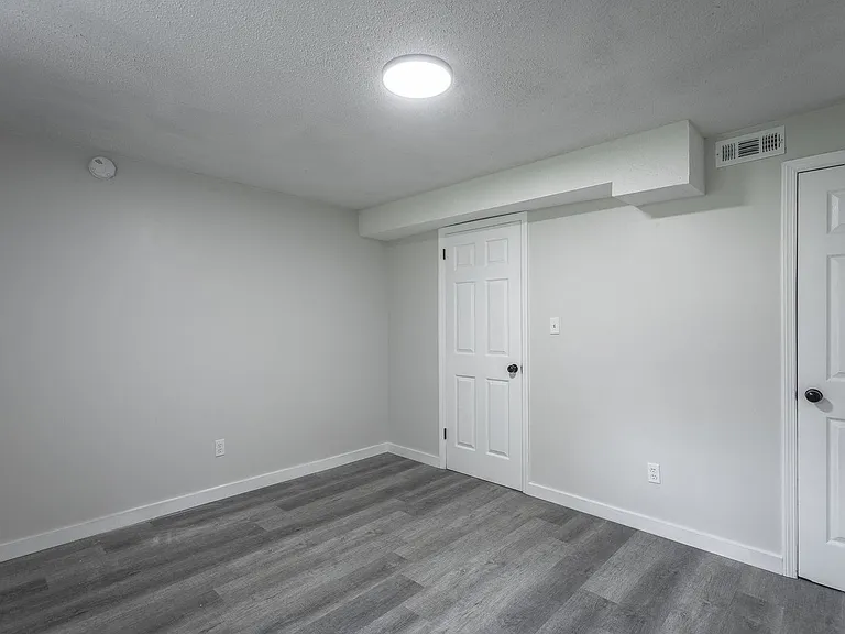 833 Sylvan Dr — Photo 22