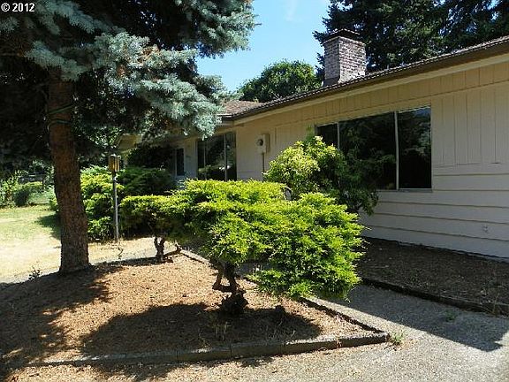 2nd image of 10903 NE 46th St