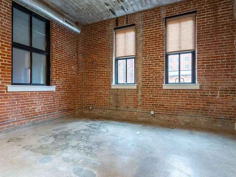 895 Washington St #106 — Photo 3