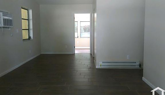 3rd image of 1168 Penfield Ave