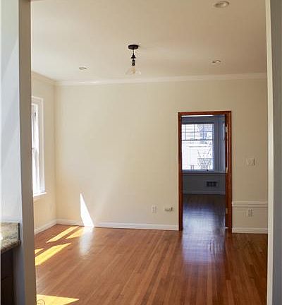3rd image of 1701 Grove St APT 4