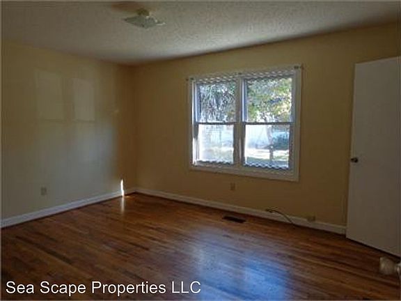 4th image of 402 N Atlantic Ave APT 3