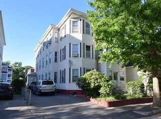 28 Blossom St #2, Worcester, MA 01609