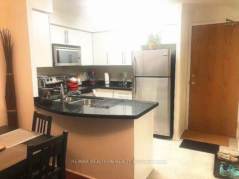 2 bed, $2,780 — Photo 3