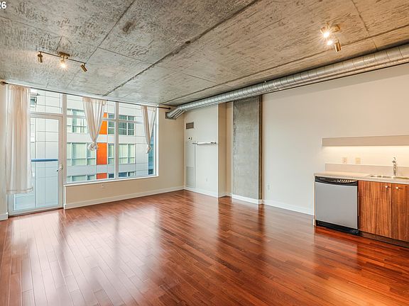 2nd image of 1926 W Burnside St Unit 512