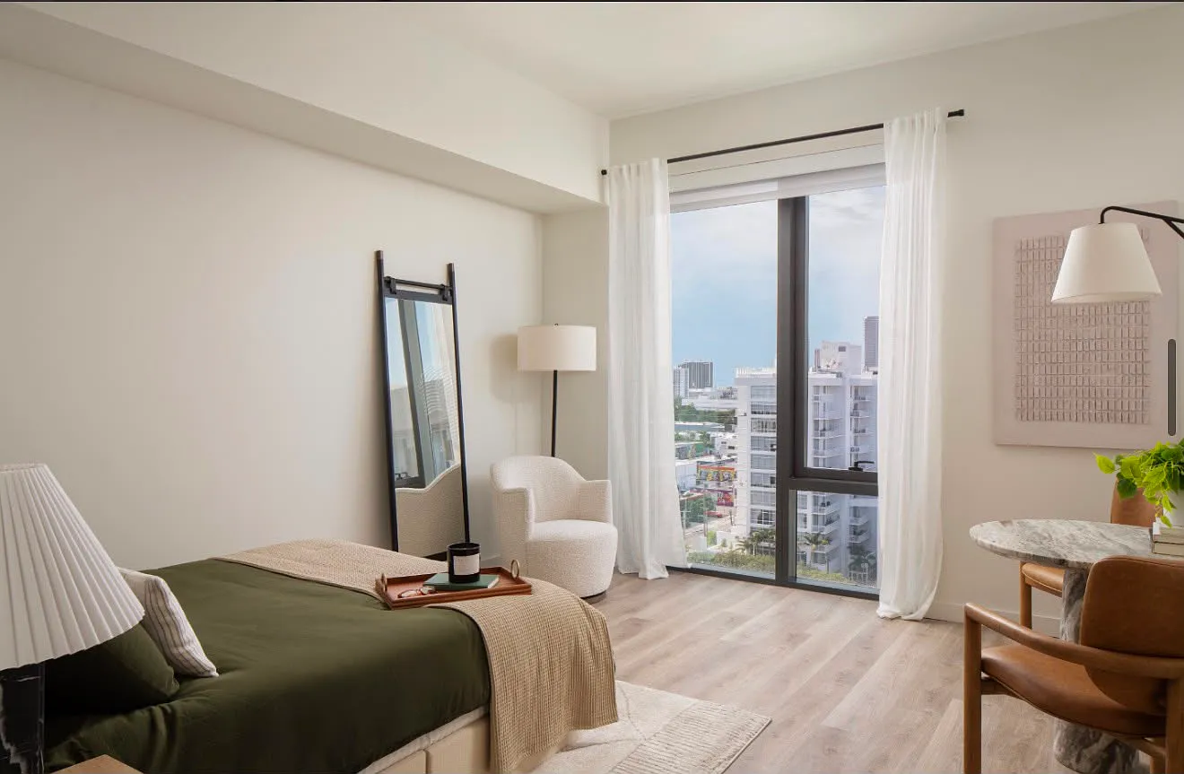 2 bed, 1000 sqft, $3,600 — Photo 3