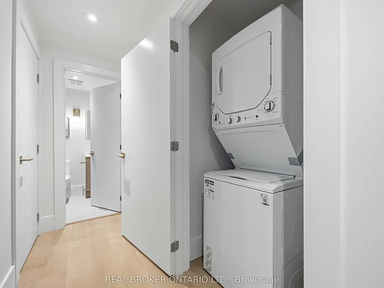 102 Boultbee Ave #C — Photo 12
