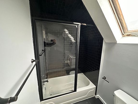 4th image of 315 Newhall St #3
