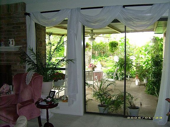 3rd image of 409 Paisano Dr