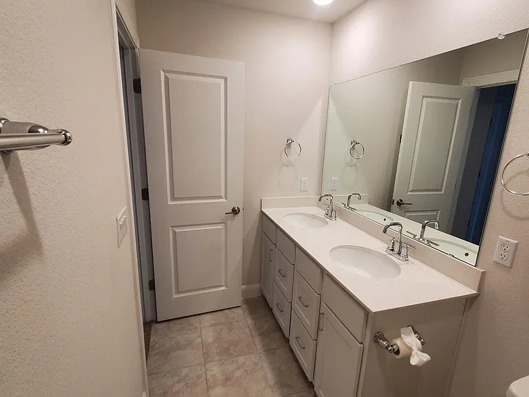 15610 Ellinger Dr — Photo 23