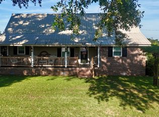 2034 Main St, Grand Ridge, FL 32442