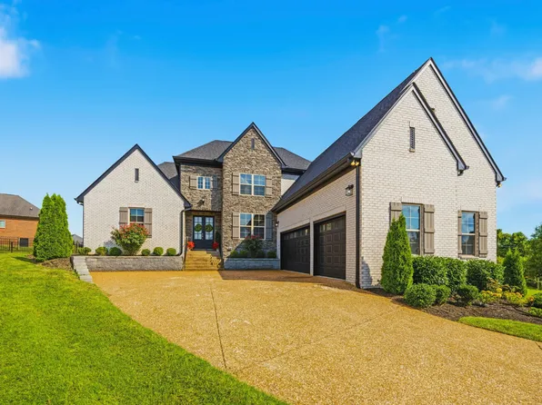 2022 Eagle View Rd, Hendersonville, TN 37075