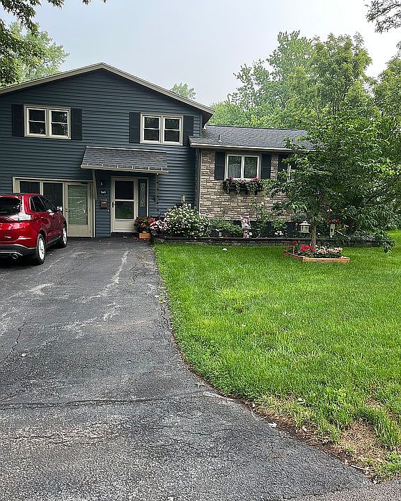 2nd image of 202 Aldenwood Dr