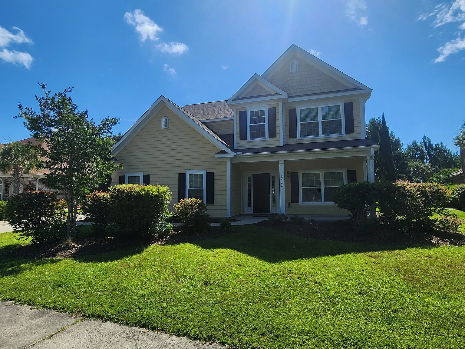 6 bed, 3.5 bath, 3350 sqft, $2,900 — Photo 1